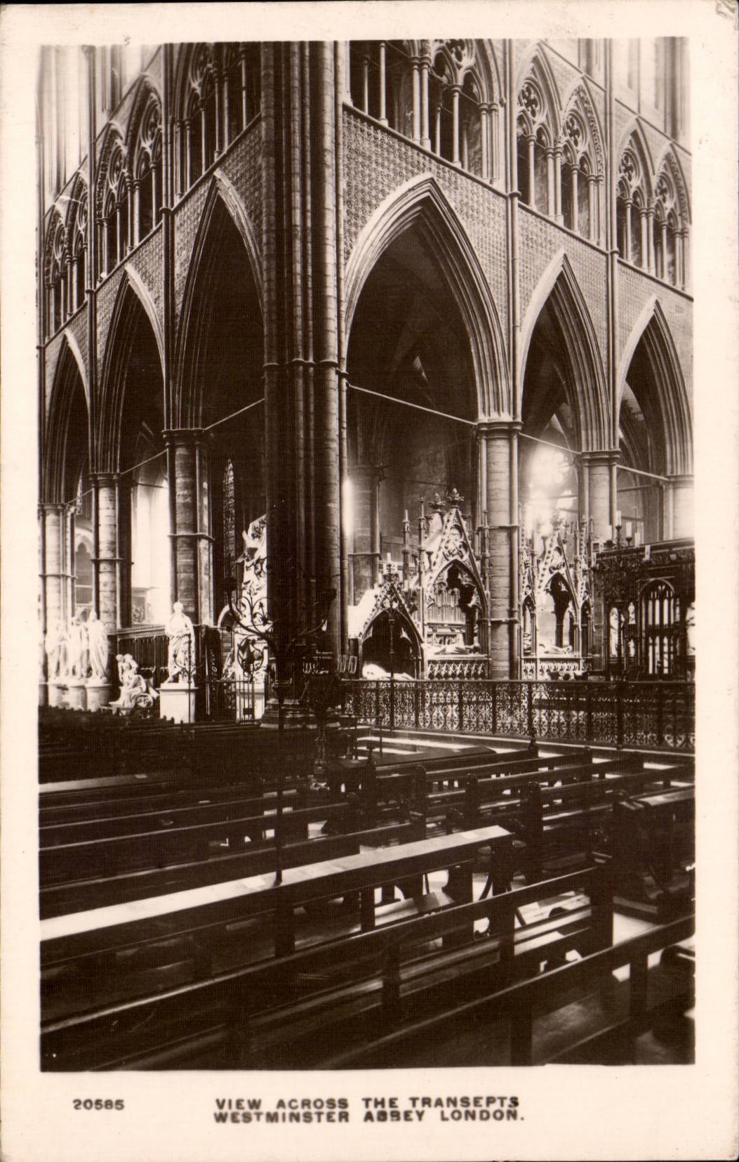 Grande Bretagne Great BRitain CPA London Londres View accross the transepts Westminster abbey 