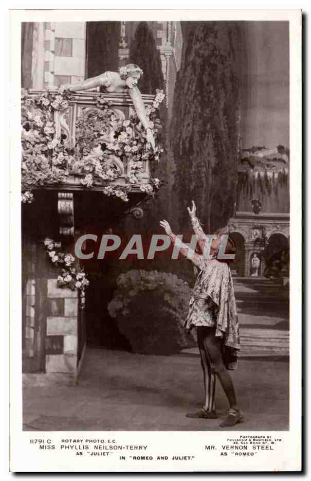 Miss Phyllis Neilson-Terry en Juliette — Mr. Vernon Steel en Roméo — scène de Roméo et Juliette — Rotary Photo, E.C. — photographie par Foulsham & Banfield, Ltd.