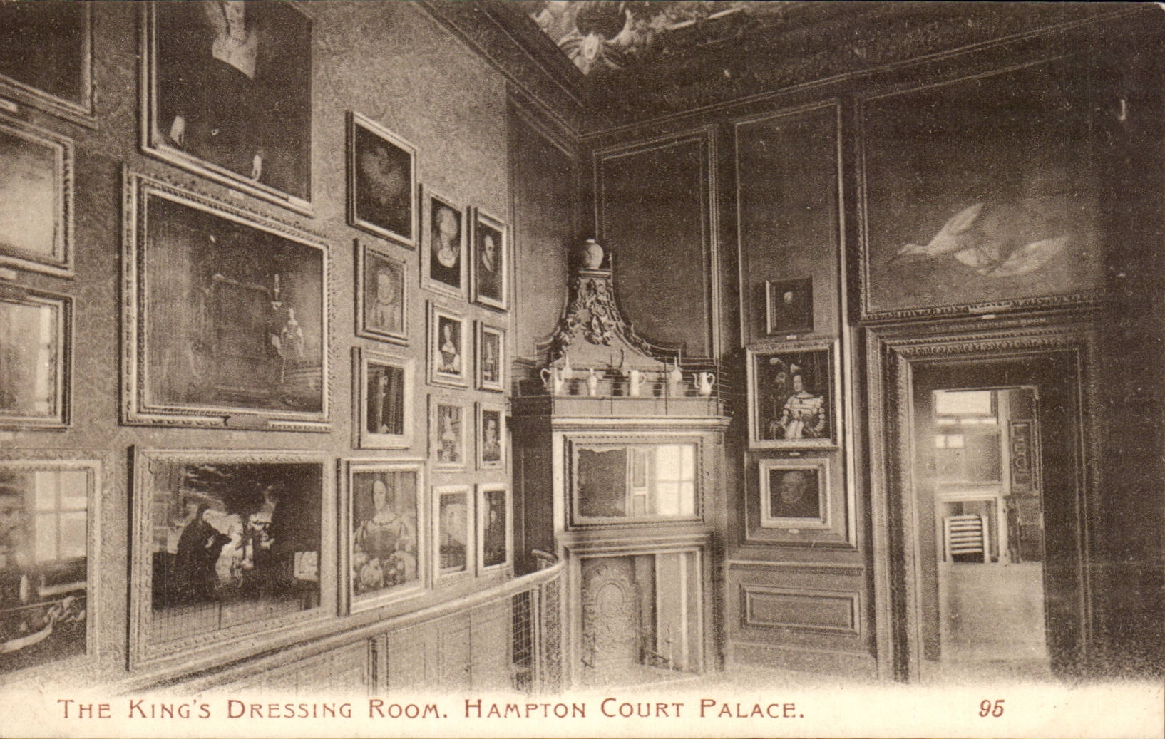 Grande Bretagne Great Britain CPA London Hampton court palace The king's dressing room 
