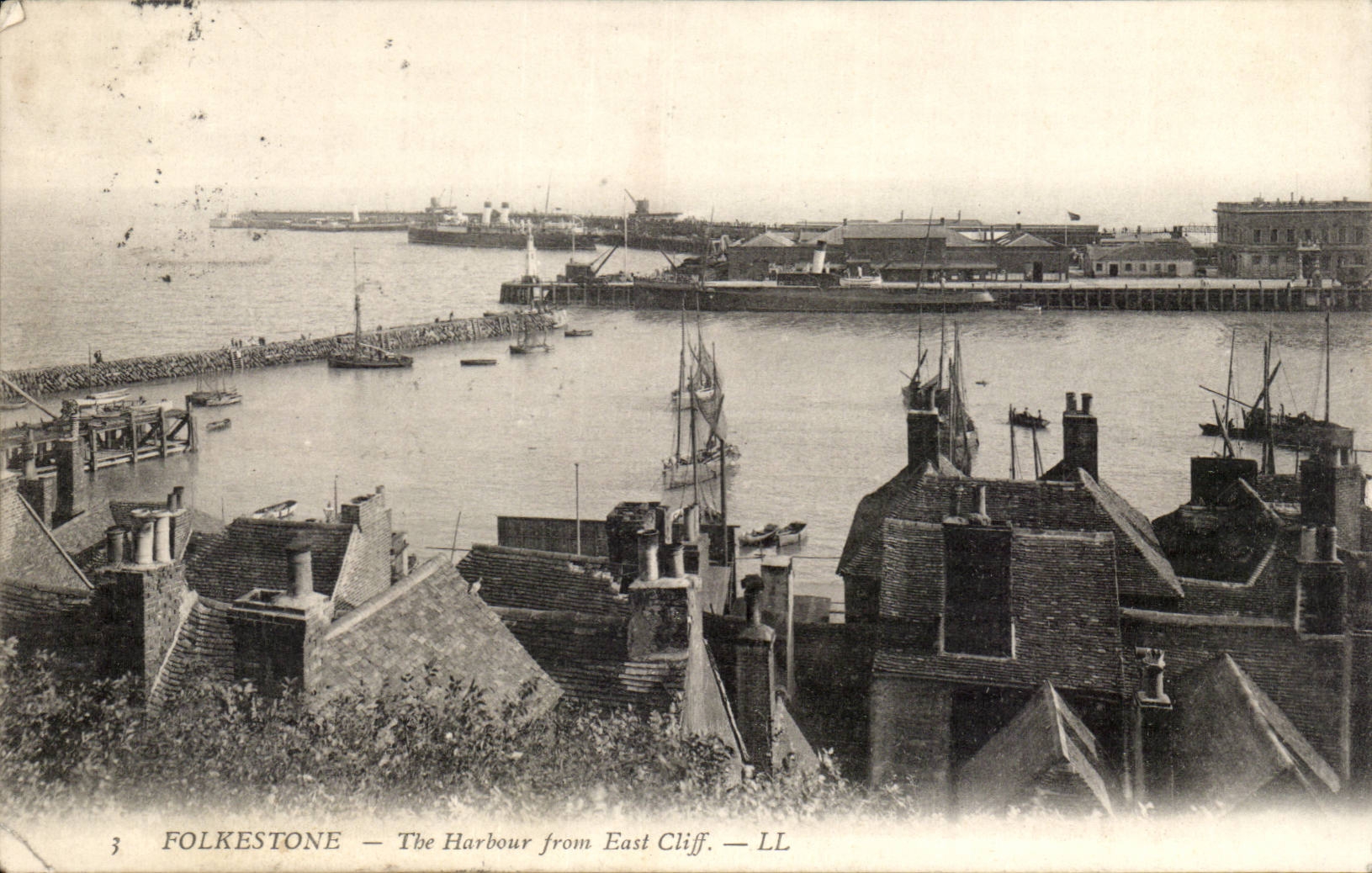 Grande Bretagne Great BRitain CPA Folkestone The harbour from East cliff