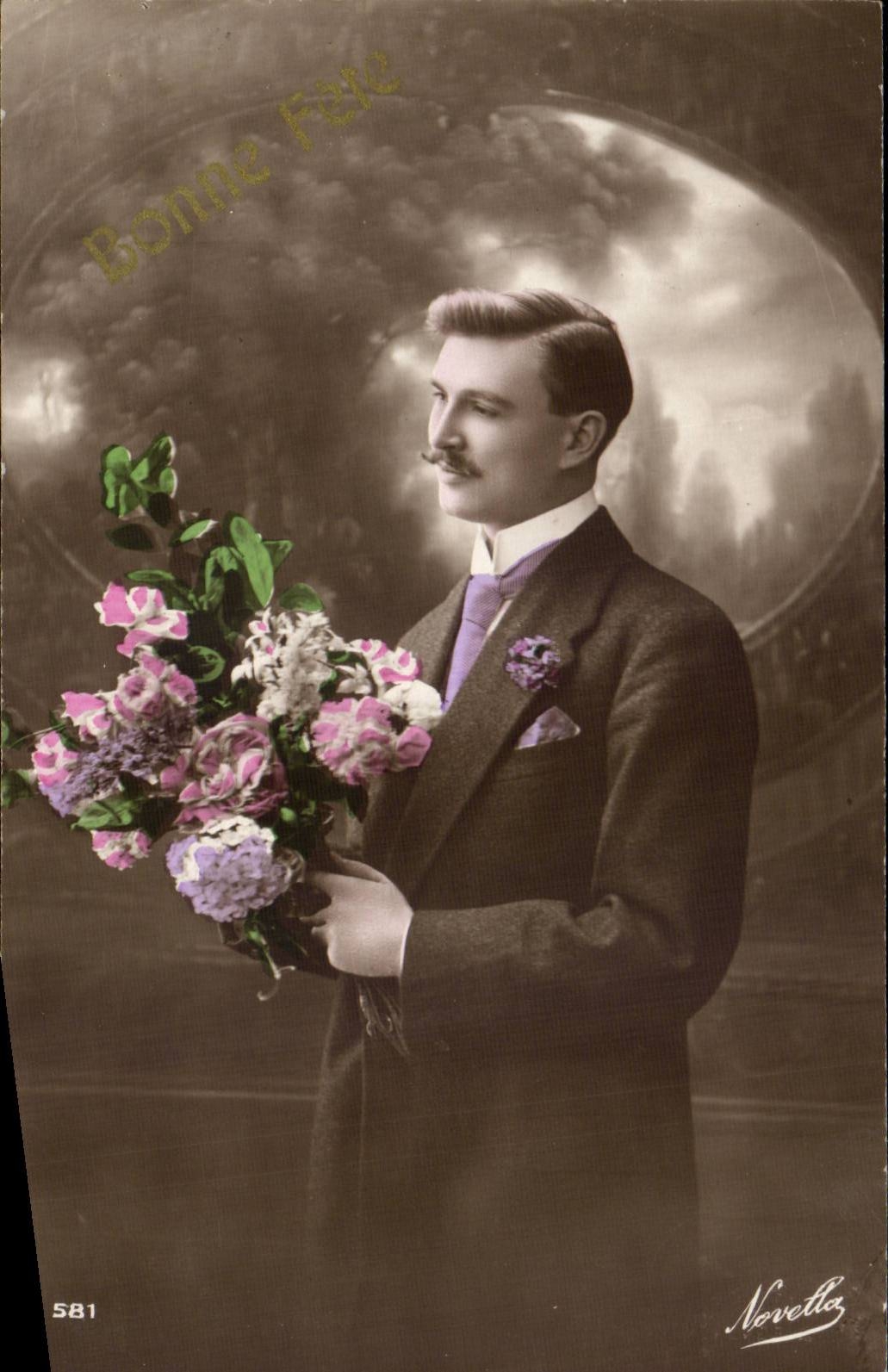 Homme en costume tenant un bouquet — Bonne Fête — Novetta, n° 581