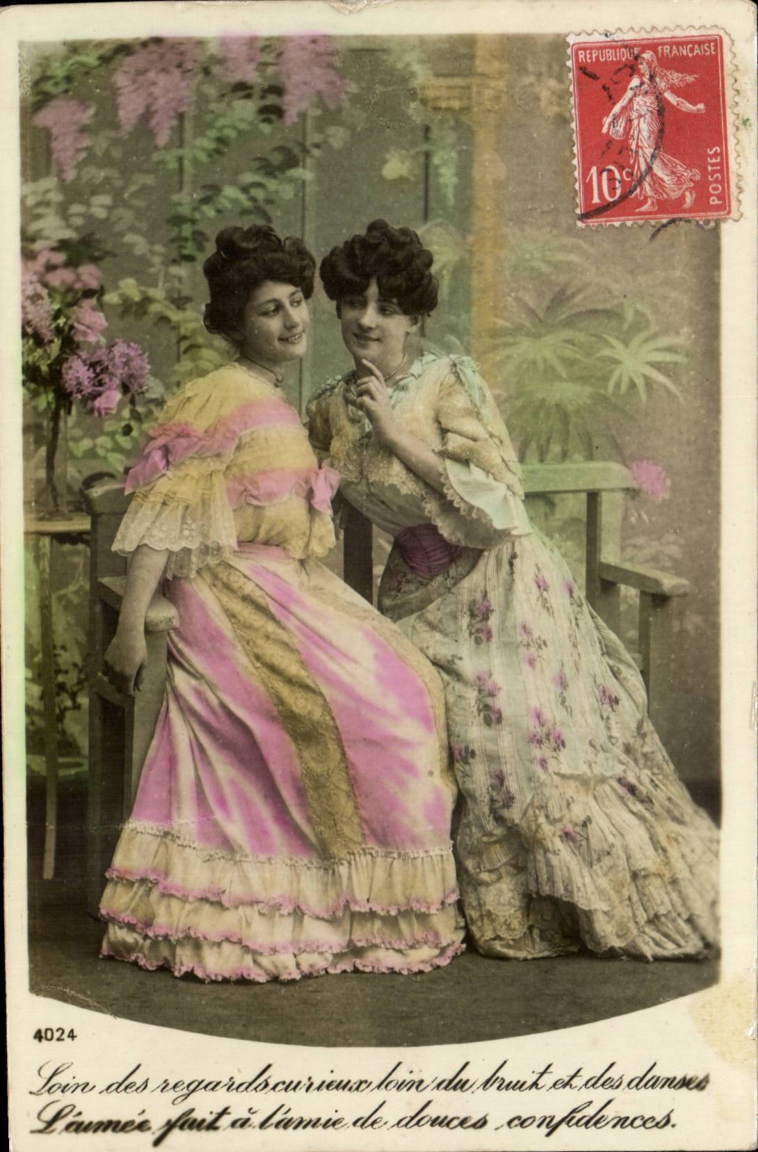 Deux jeunes femmes en jardin — éditeur anonyme, n° 4024