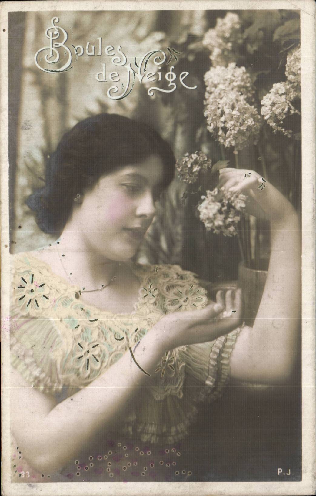 Fantaisie - Femme - boule de beige - woman in beautiful lace dress - CPA 