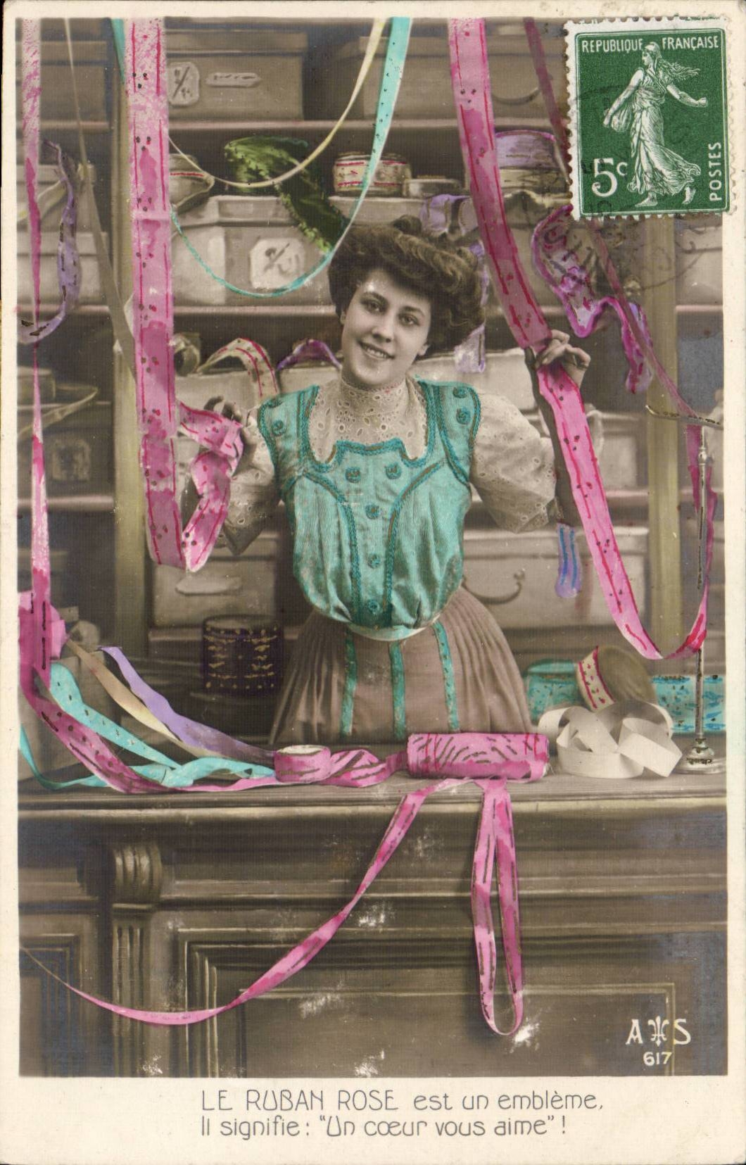 Frau in einem Schuhgeschäft — Verlag AJS n°617