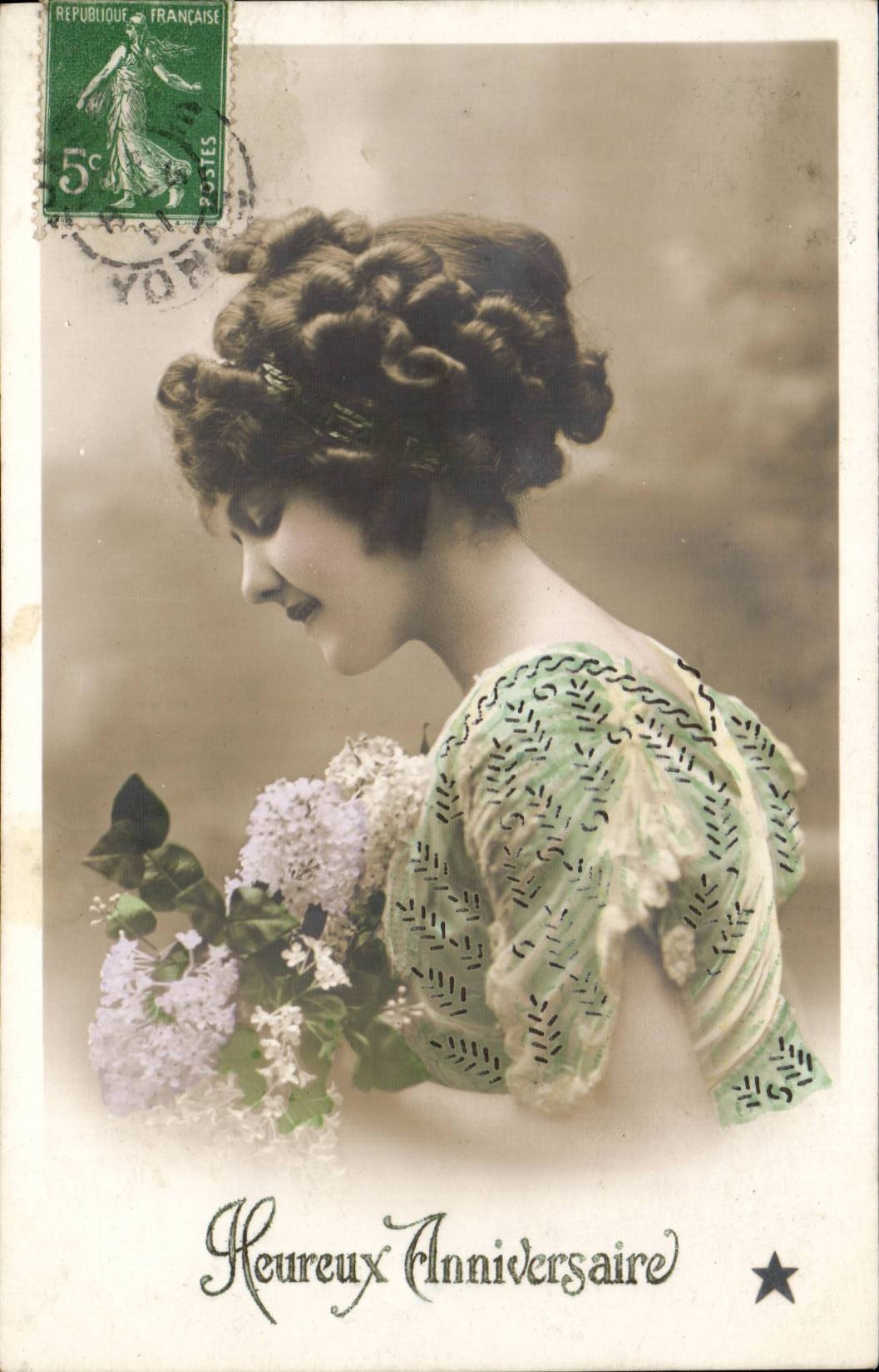 Femme en robe à motifs — Anniversaire — Série N. 4183, Éditeur ETOILÉ