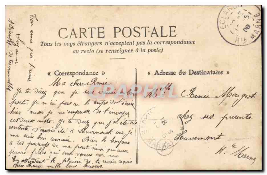 Femme tenant des bouquets de muguet — Un Baiser — Éditeur n°457 — Reverso