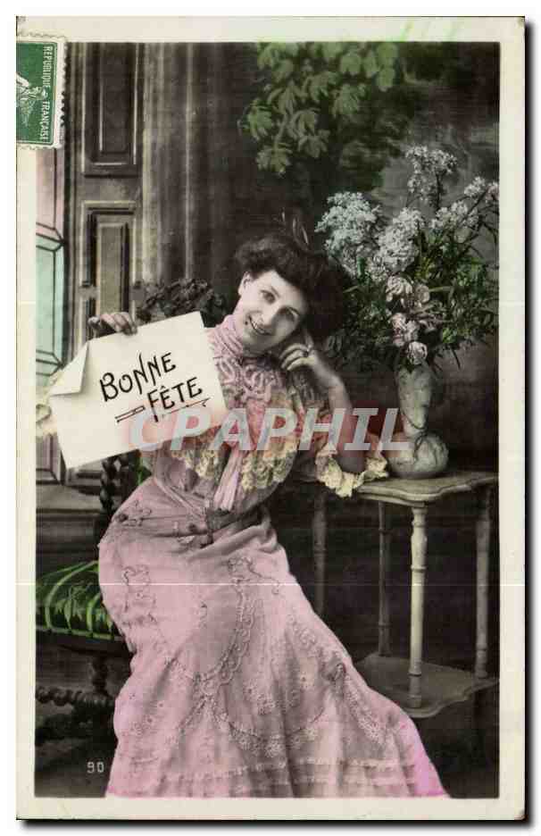 Mujer en vestido rosa con pancarta 'BONNE FÊTE' — editor CPAPHIL, n° 90