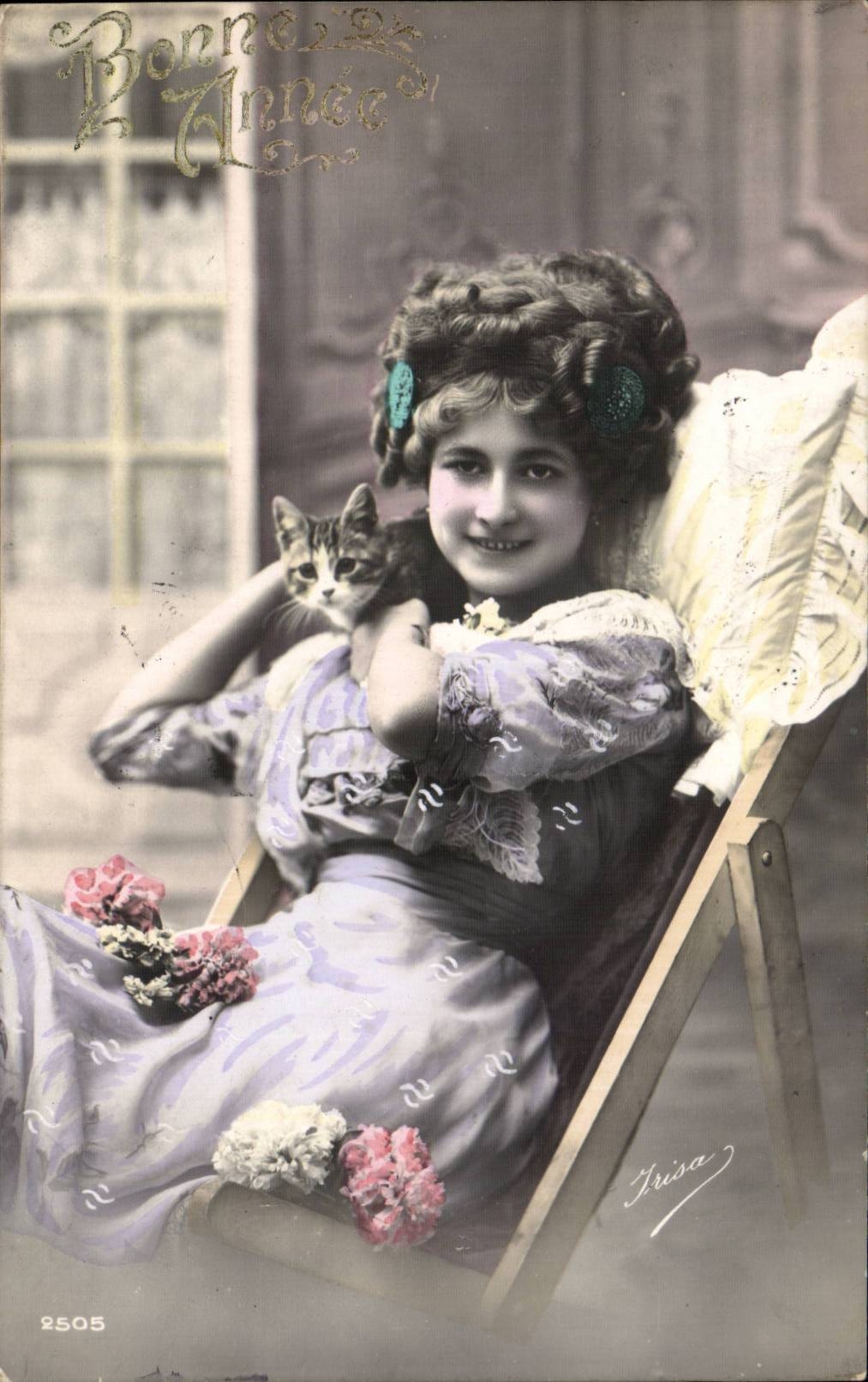 Jeune fille avec chat — Bonne Année — Irisa, n°2505