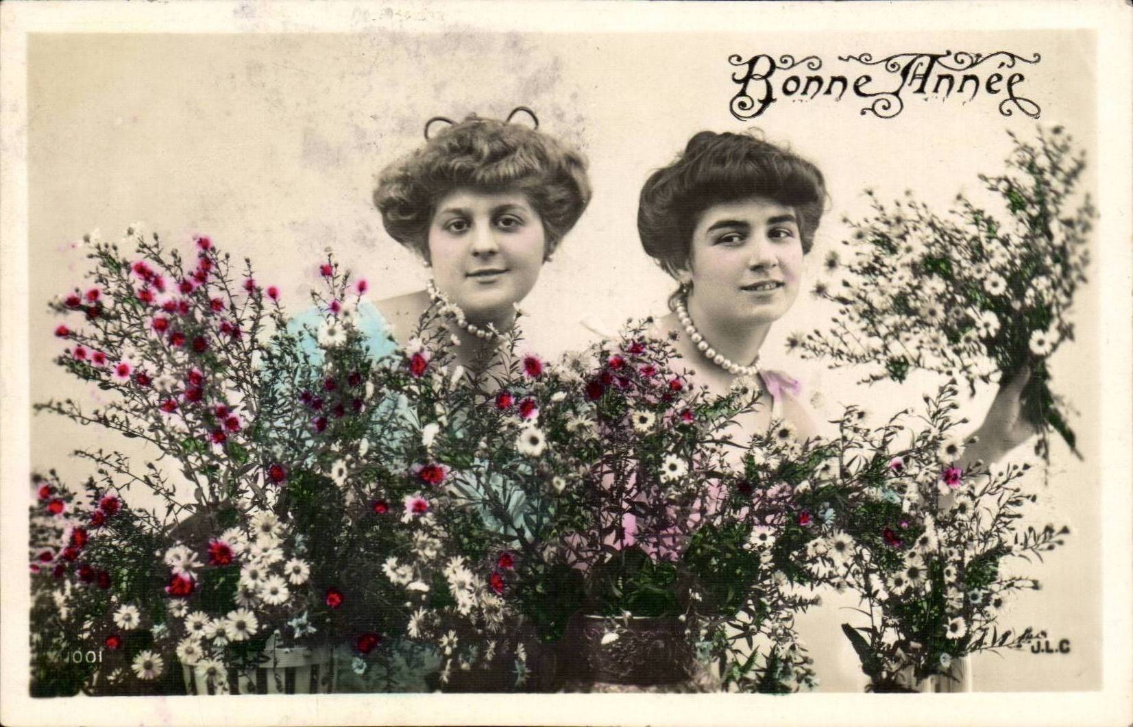 Deux jeunes femmes — avec bouquet de fleurs — Bonne Année — J.L.C. n°1001