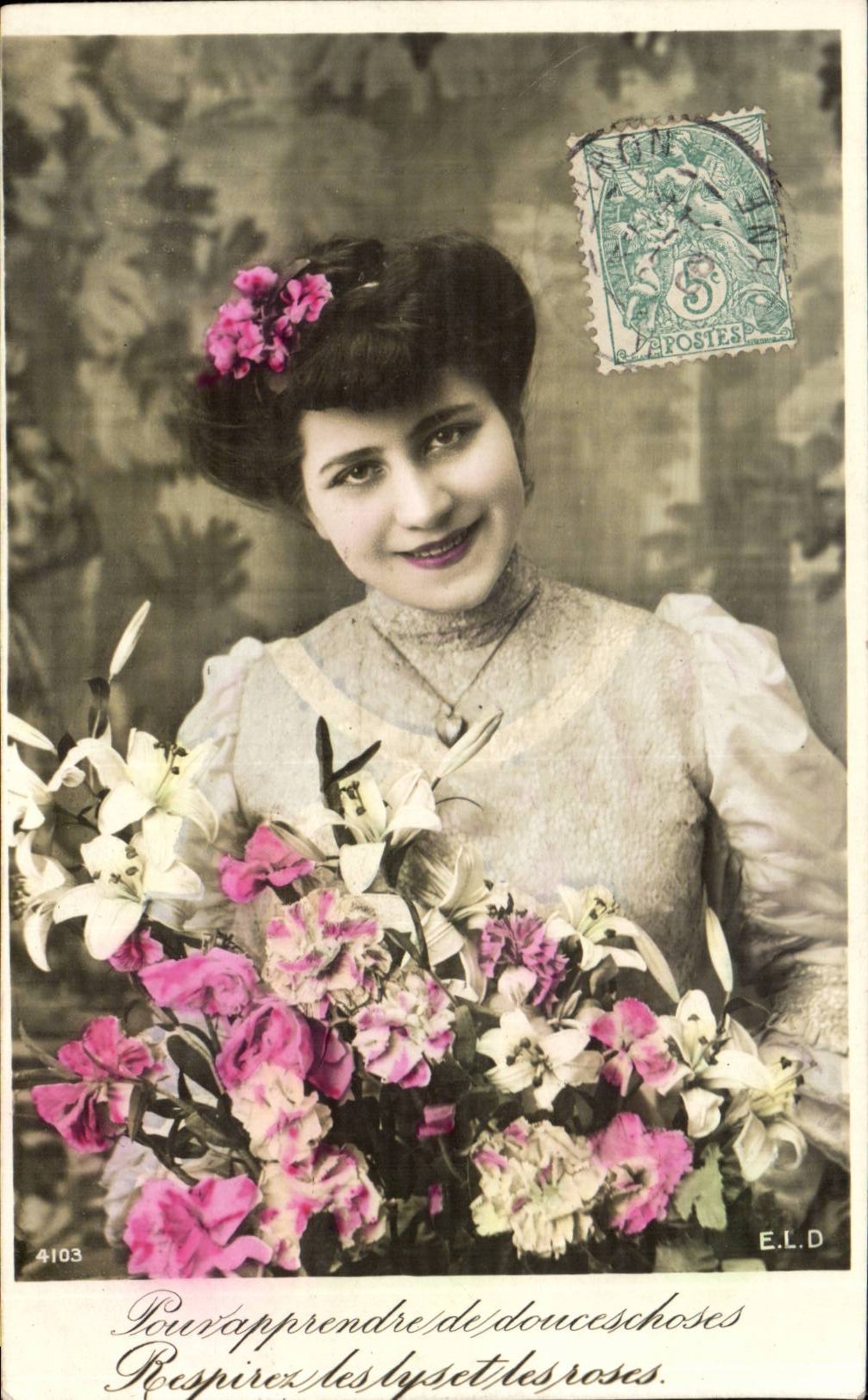 Donna con mazzo di fiori — E.L.D. n°4103