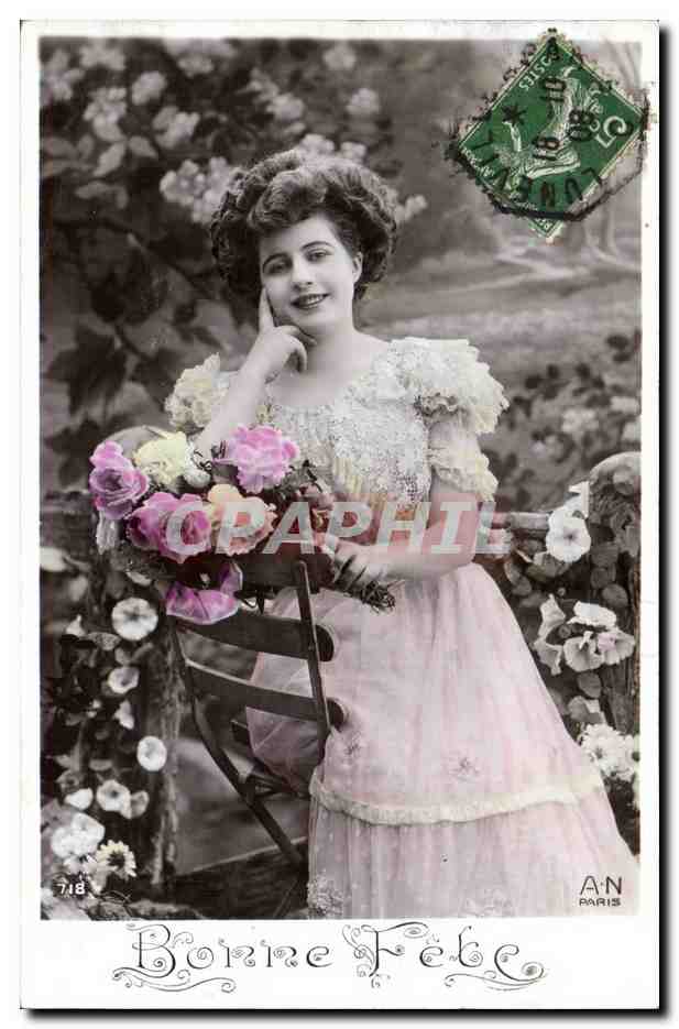Joven mujer en vestido rosa — con ramo de rosas — A.N. PARIS, n°748