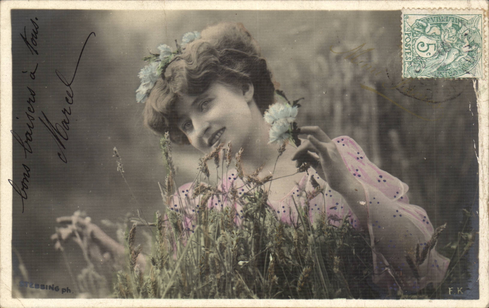 Junge Frau mit Blumen — Stebbing ph. — Verlag: Stebbing