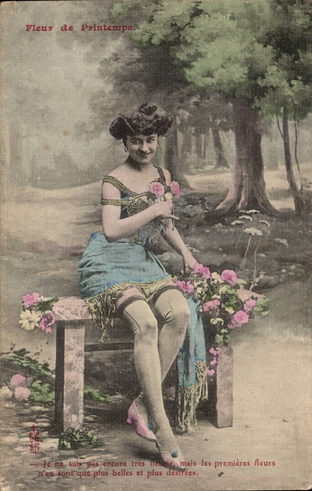 Fleur de Printemps — jeune femme en robe bleue assise sur un banc parmi les fleurs — éditeur A. Bécherel, n° 127