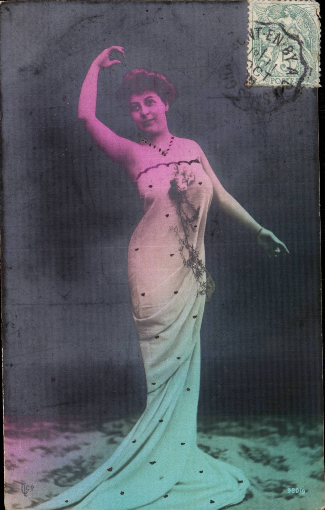 Danseuse en robe longue — éditeur CCo, n° 980/9