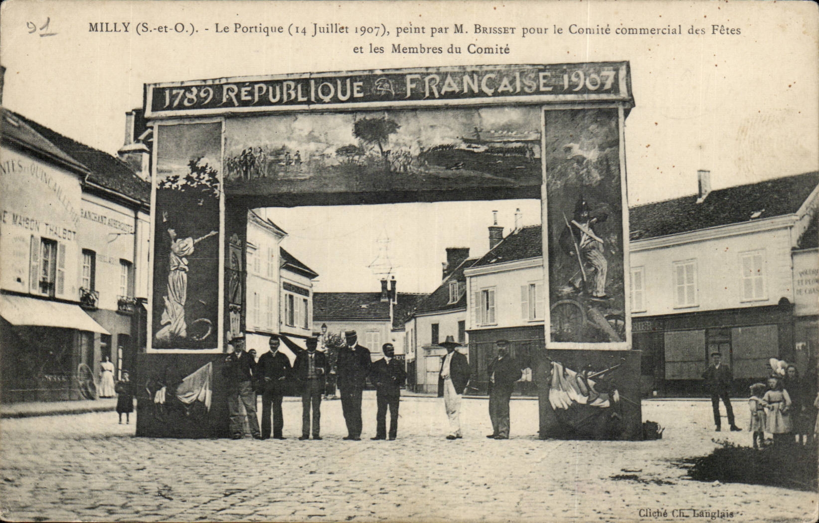 Milly la Foret CPA Le portique (14 juillet 1907) peint par M Brisset pour le comite commercial des Fetes et les TOP