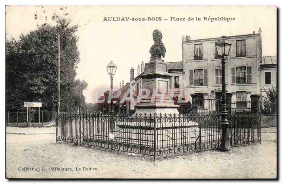 Aulnay sous Bois CPA Place de la Republique