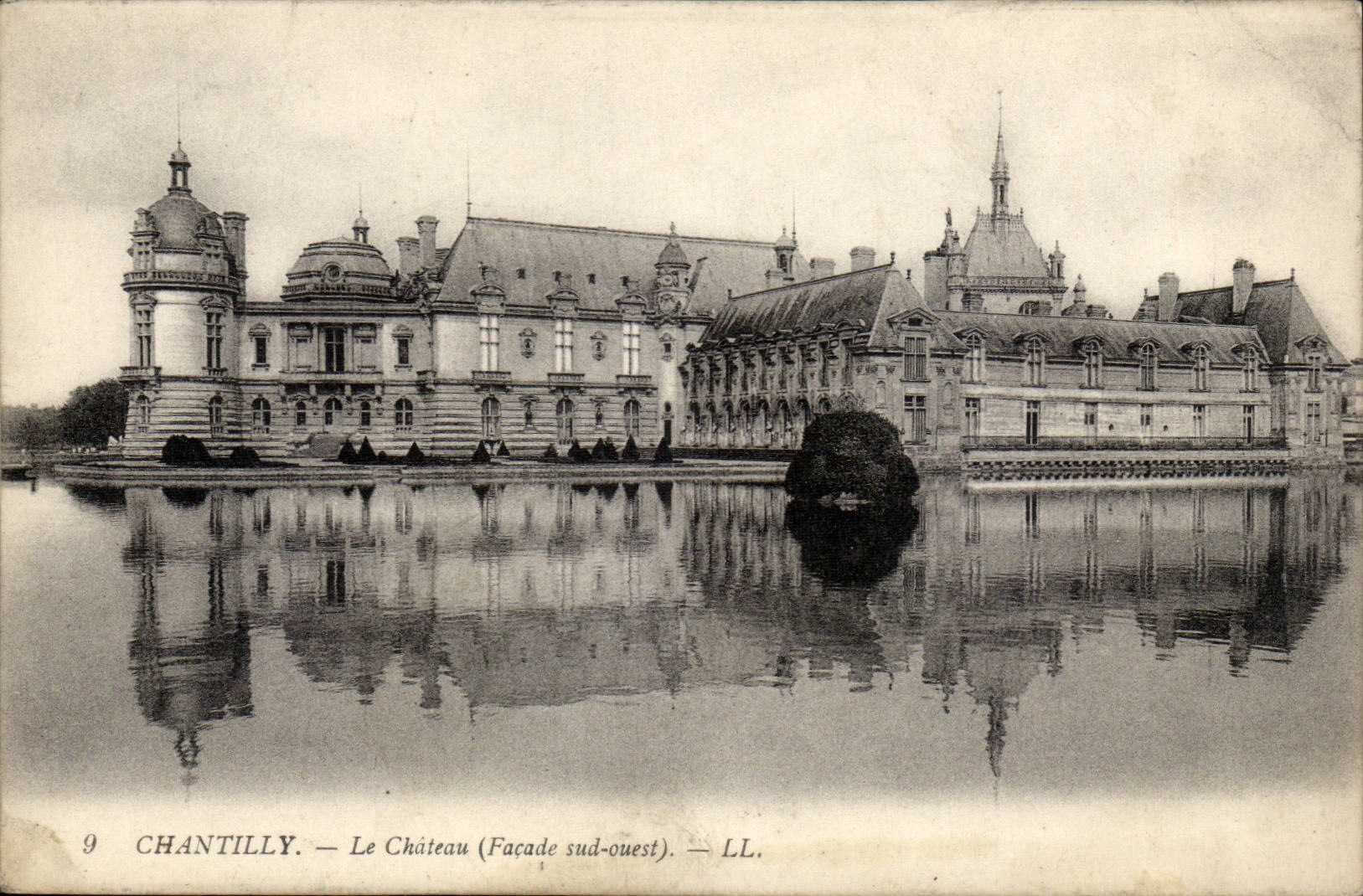 CPA Chateau de Chantilly Le chateau (facade sud ouest)