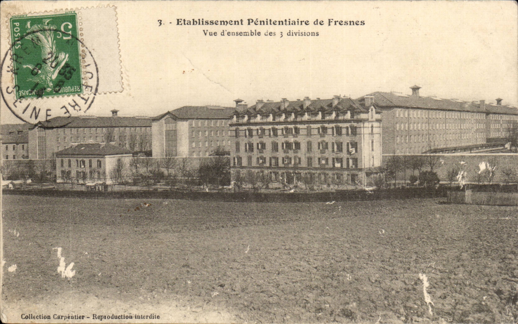 CPA Etablissement penitentiaire de Fresnes Vue d'ensemble des 3 divisions