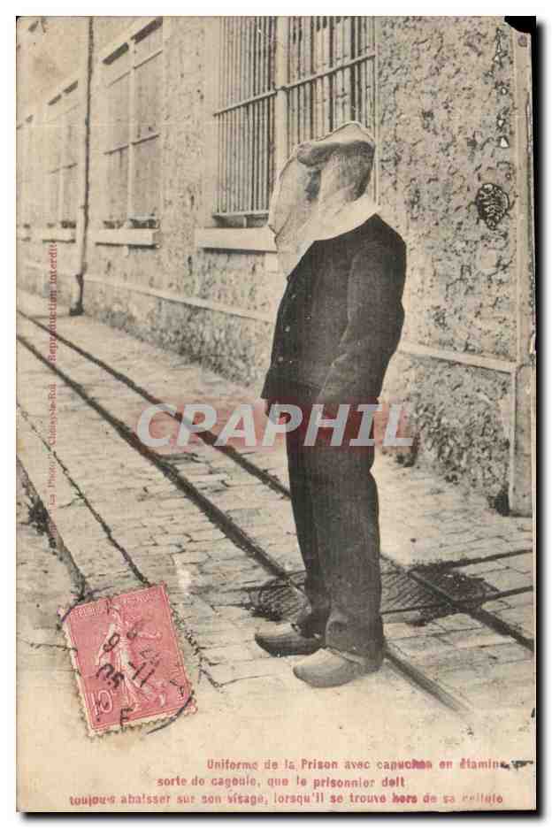 CPA Uniforme de la prison avec capuche en etamine (Fresnes)