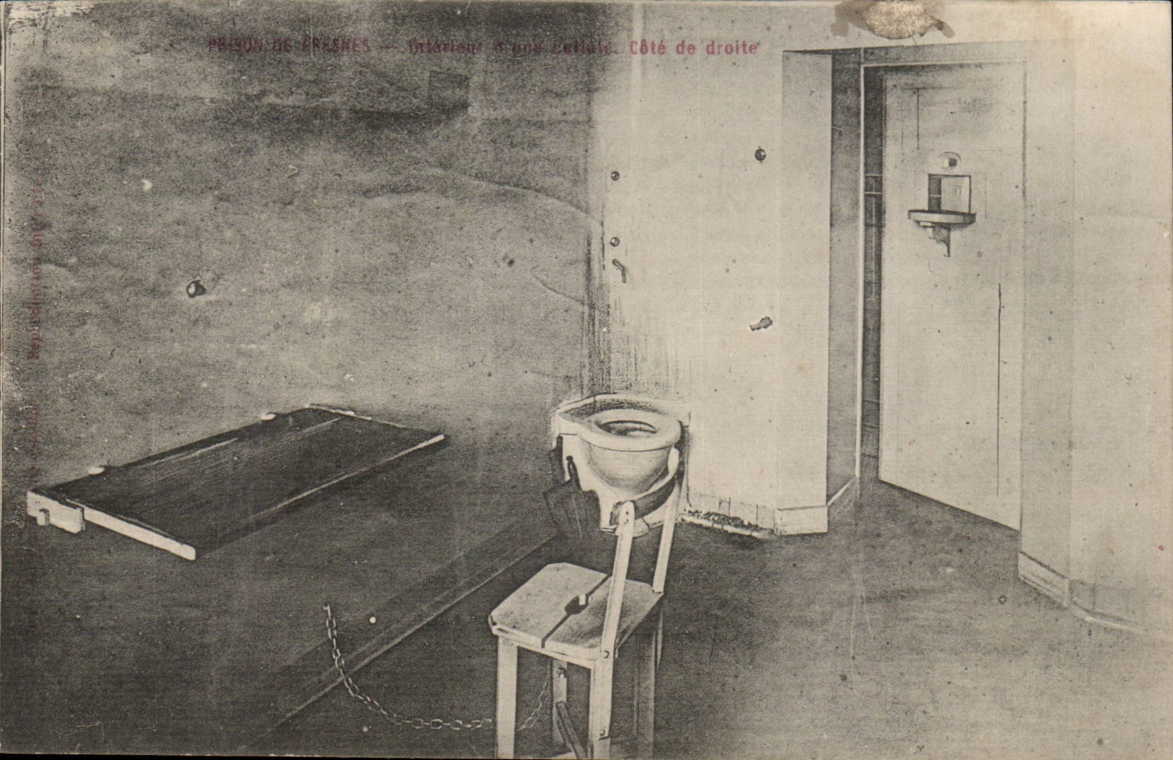 CPA Fresnes Interieur d'une cellule (prison jail)