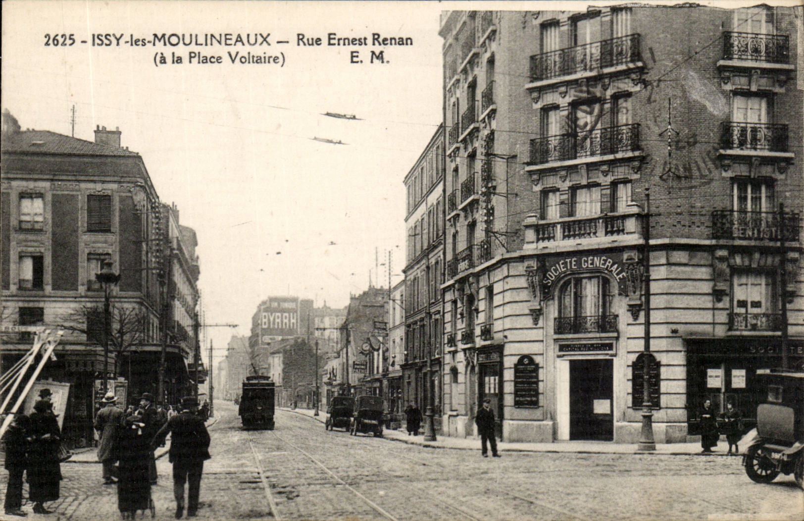 Issy les Moulineaux CPA Rue Ernest Renan (a la place Voltaire Societe Generale)