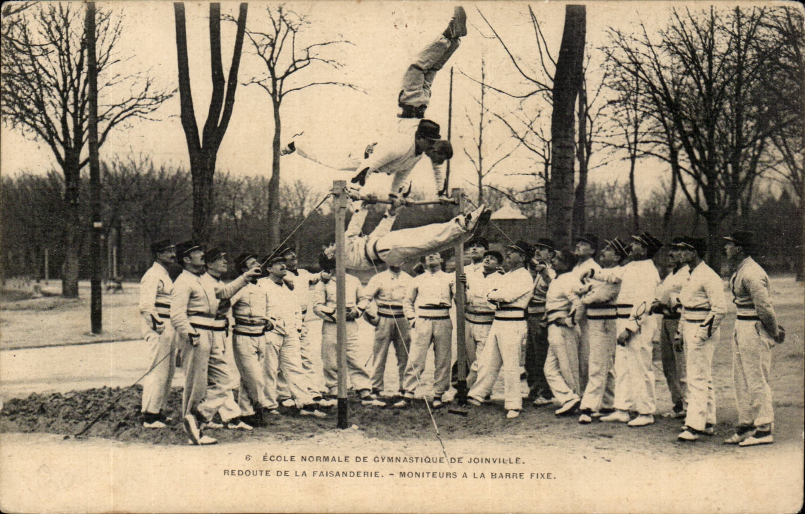 Joinville le Pont CPA Ecole normale de gymnastique Redoute de la FAisanderie Moniteurs de barre fixe