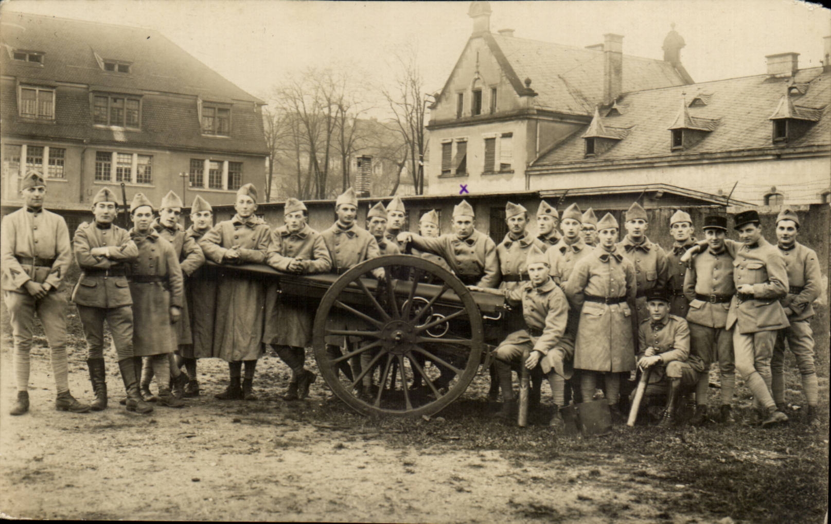 CARTE PHOTO Militaria Regiment CAnon 