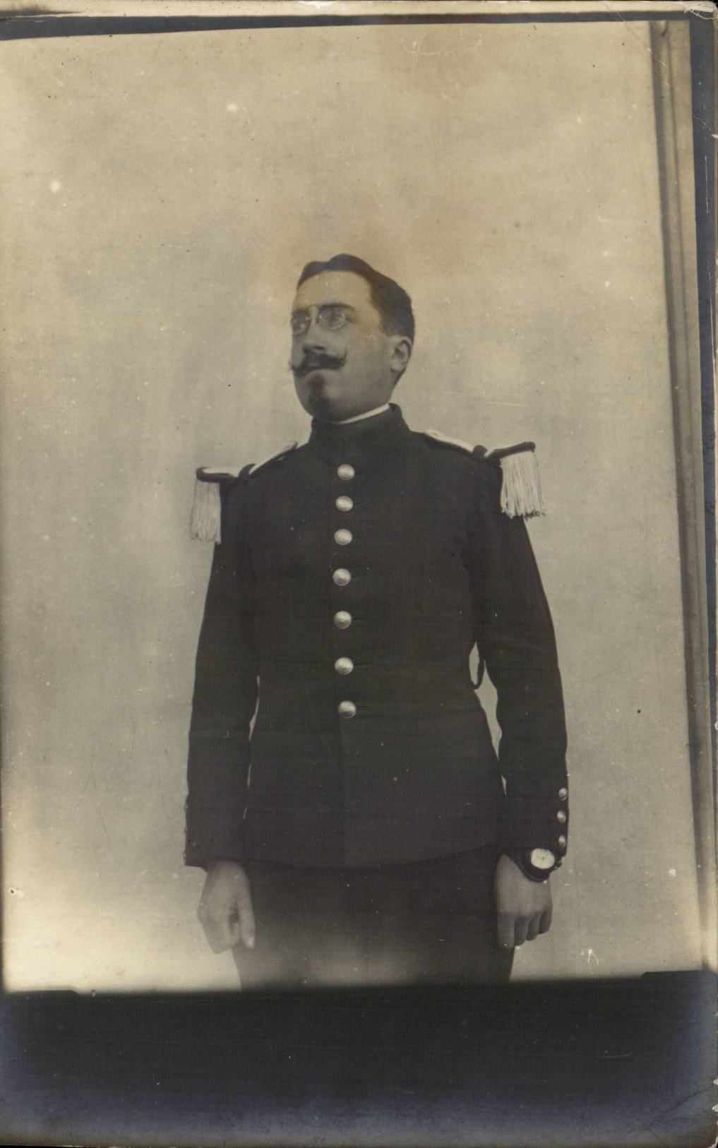 Portrait d'un militaire — éditeur inconnu, n° de série non visible