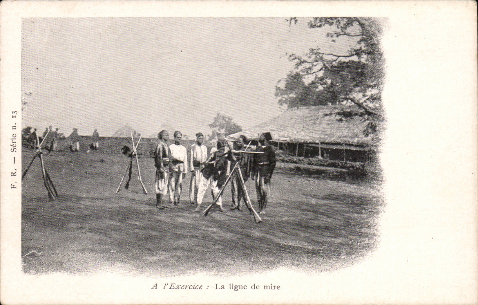 CPA A l'exercice la ligne de mire (militaria armee coloniale tirailleurs senegalais)