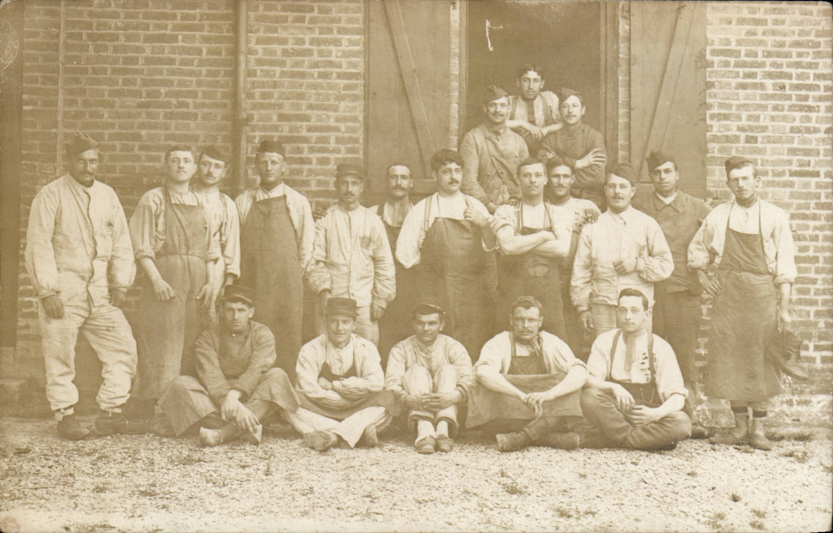 CARTE PHOTO Soldats militaria Regiment