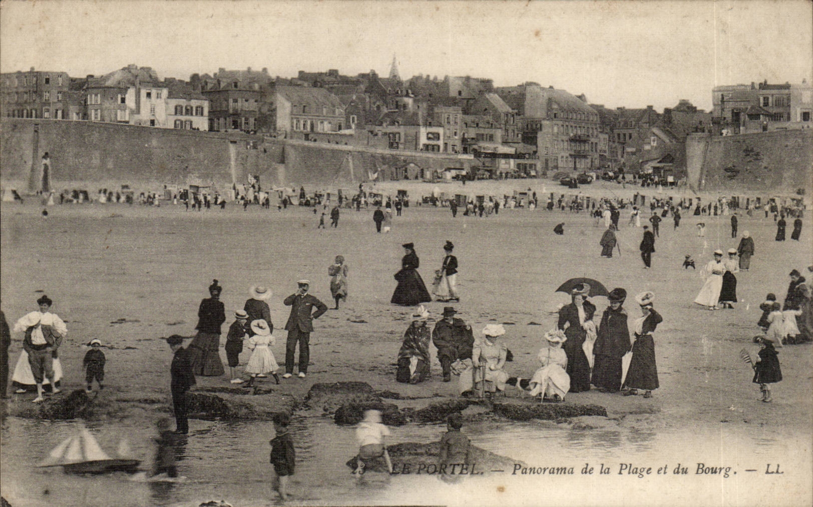Le Portel - Panorama de la Plage et du Bourg - CPA 