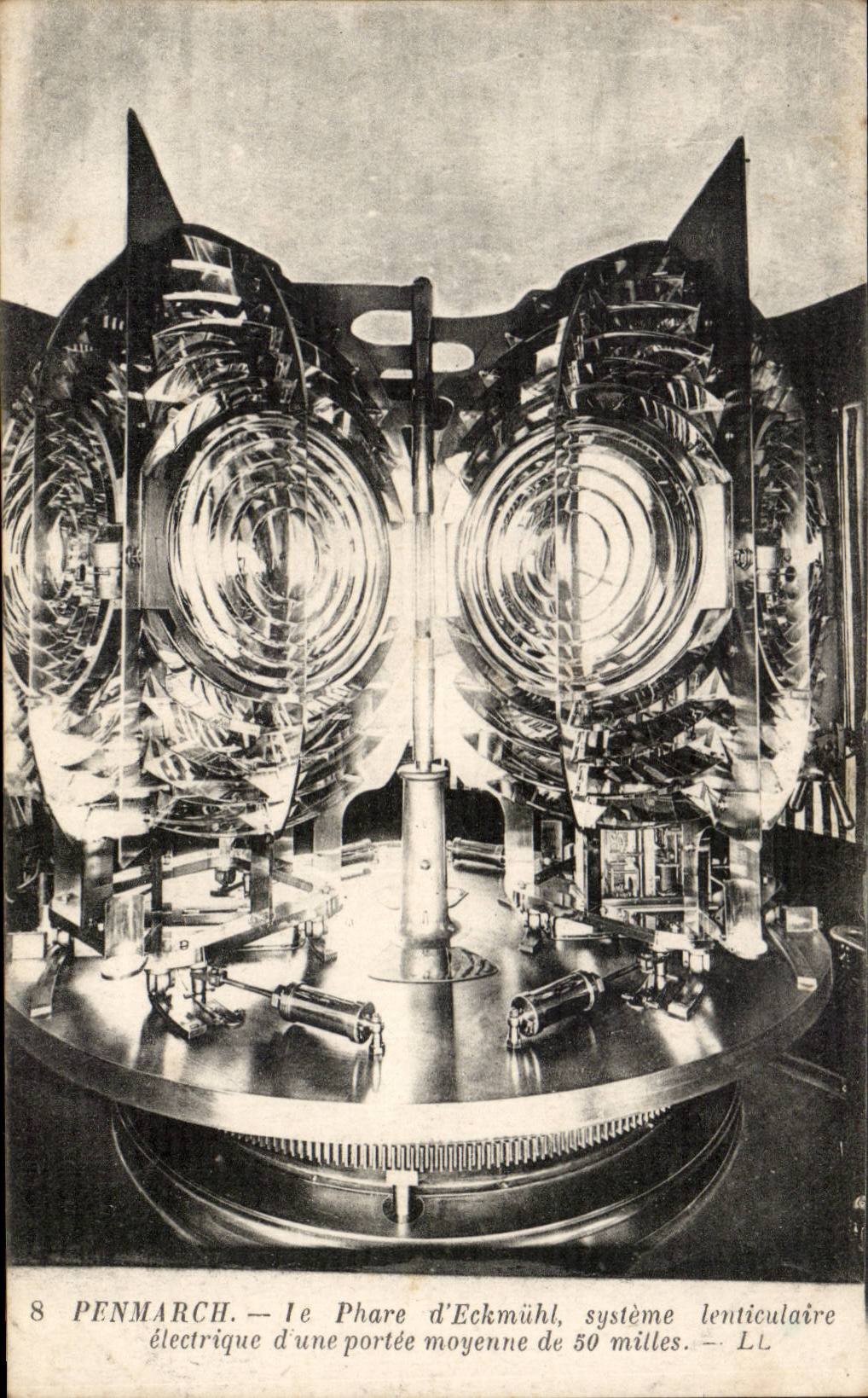Penmarch CPA Le phare d'Eckmuhl (lighthouse) systeme lenticulaire electrique 