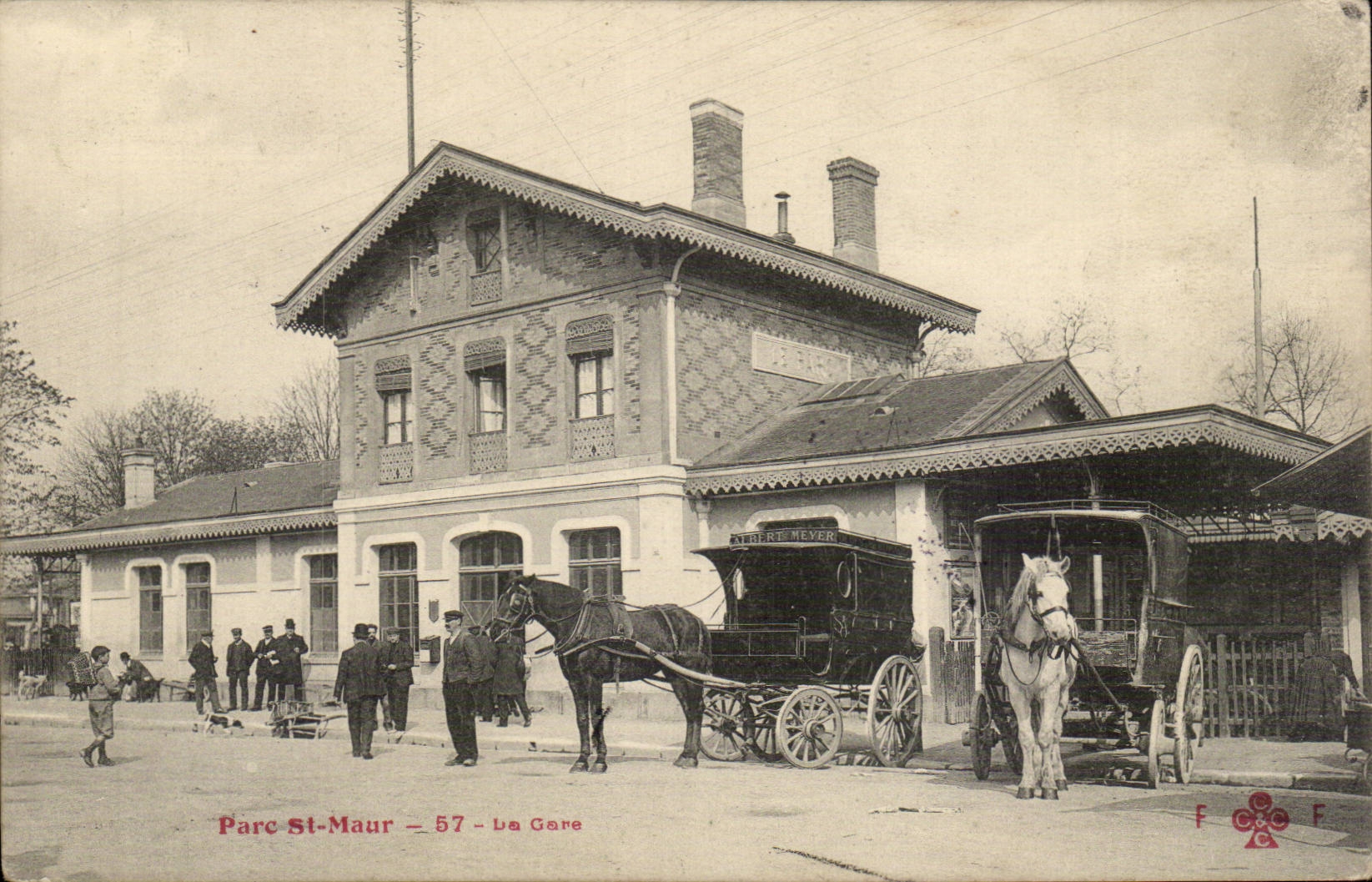 Parc Saint Maur CPA La gare TOP (caleche chevaux)