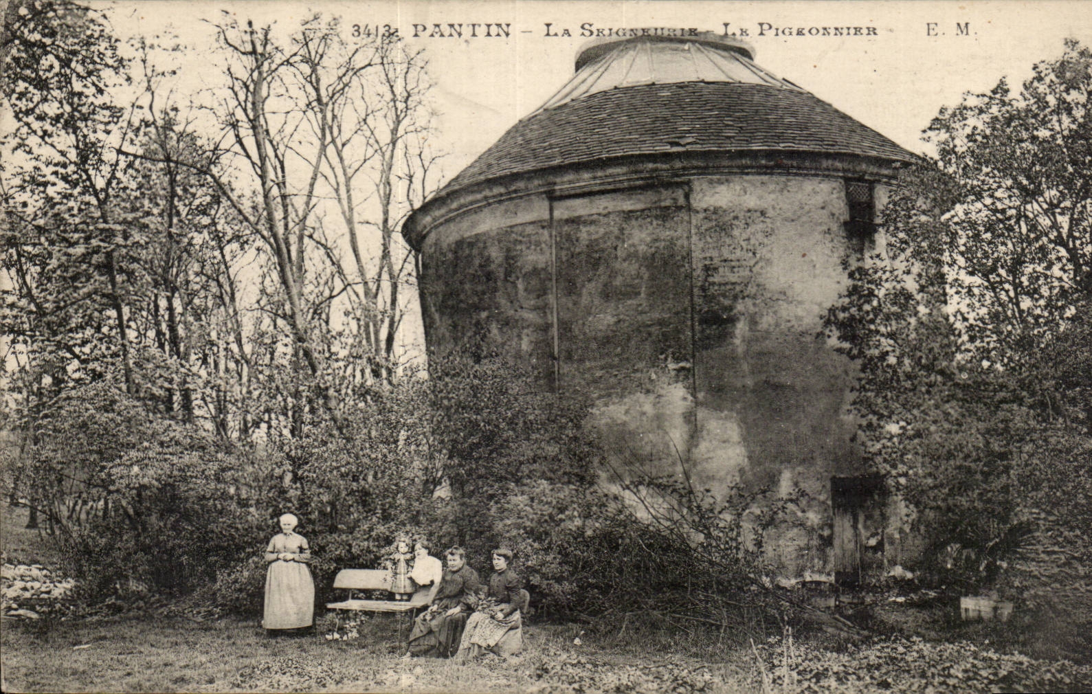 Pantin CPA La SRigneurie Le piegeonnier (pigeon oiseau bird)