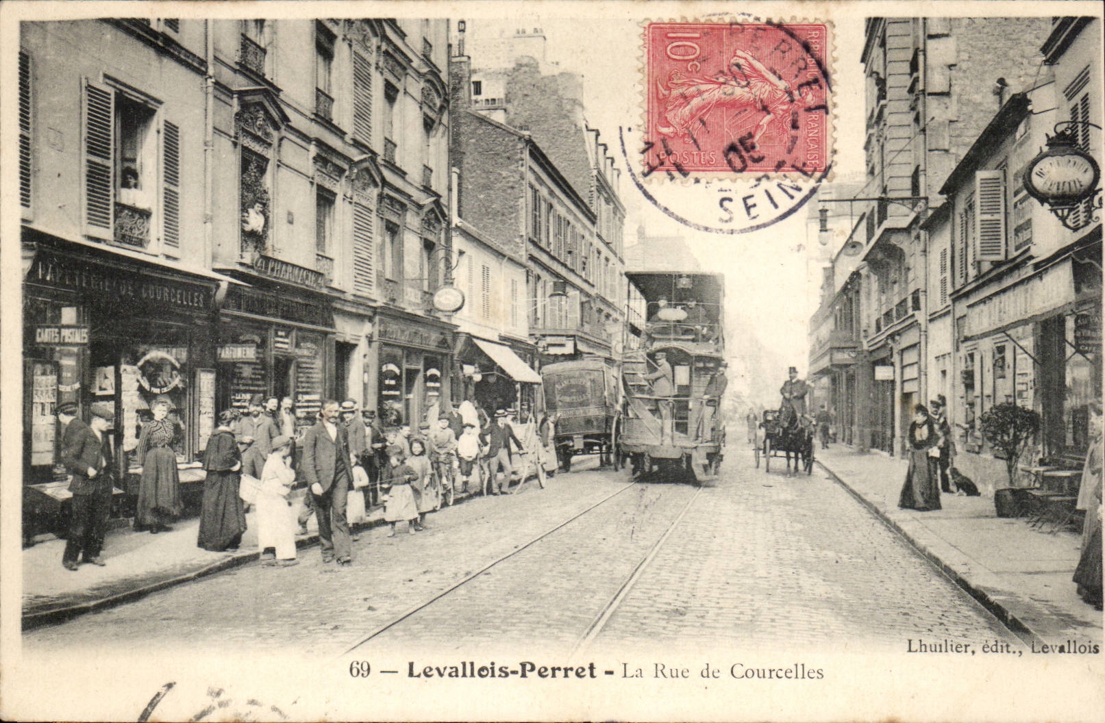 Levallois Perret CPA La rue de Courcelles (tramway) TOP