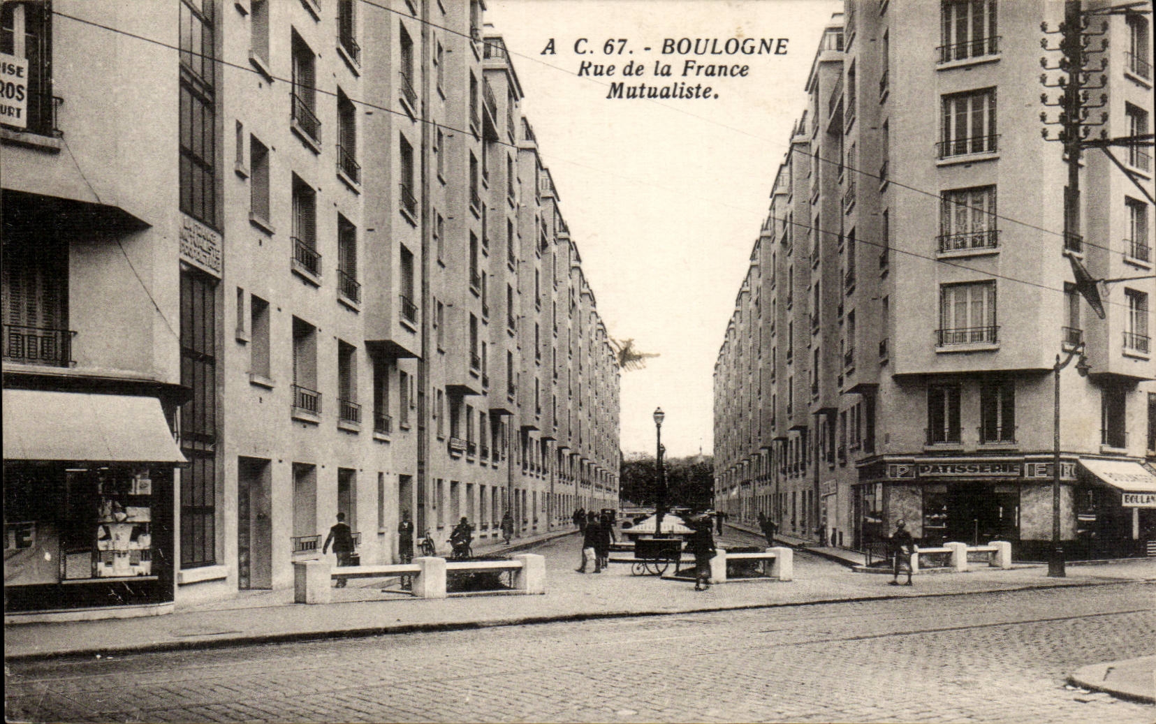 Boulogne sur SEine CPA Rue de al France mutualiste