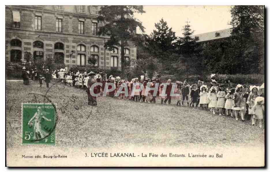 Sceaux Lycee Lakanal CPA La fete des enfants L'arrivee au bal