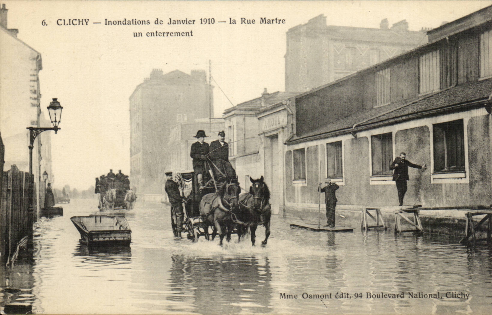Clichy CPA Inondations de janvier 1910 La rue Martre un enterrement TOP