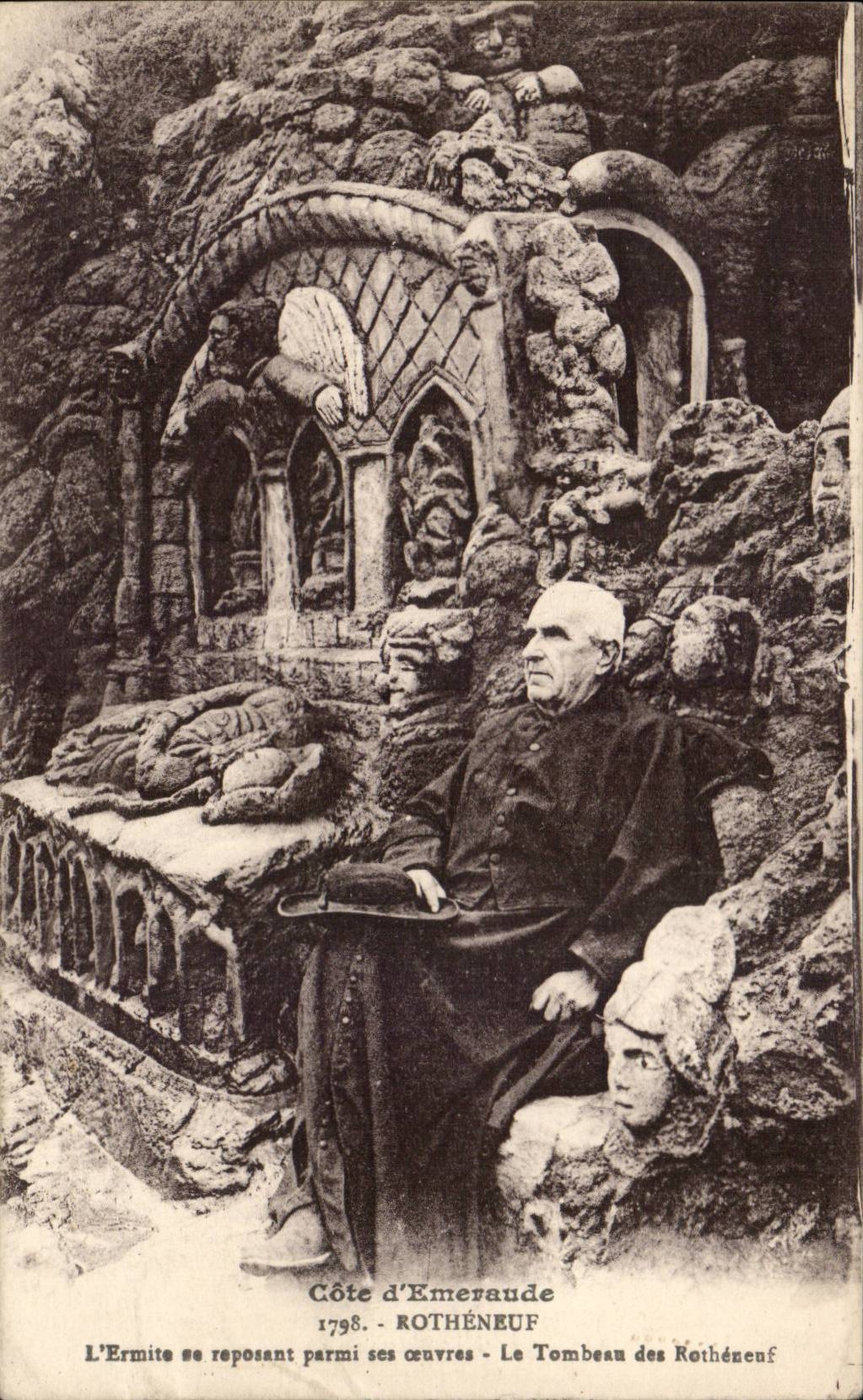 Rotheneuf CPA L'ermite se reposant parmi ses oeuvres Le tombeau de Rotheneuf TTB (folklore)