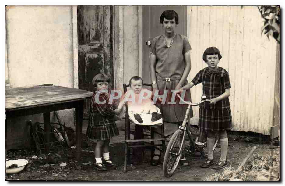 CPA CArte photo Enfants et velo Bicyclette