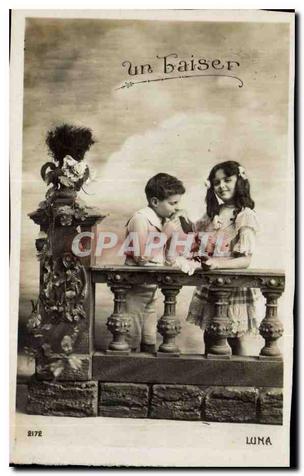 CPA Fantaisie Enfant Un baiser