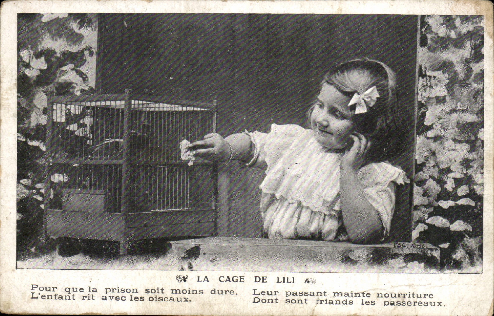 CPA Fantaisie Enfant la cage de Lili (oiseau bird)