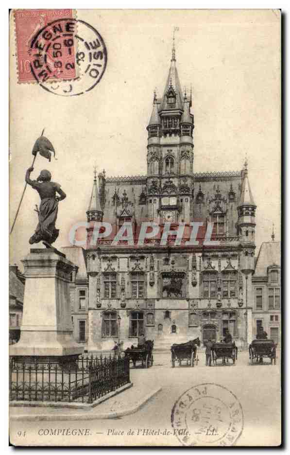 Compiegne CPA Place de l'hotel de ville