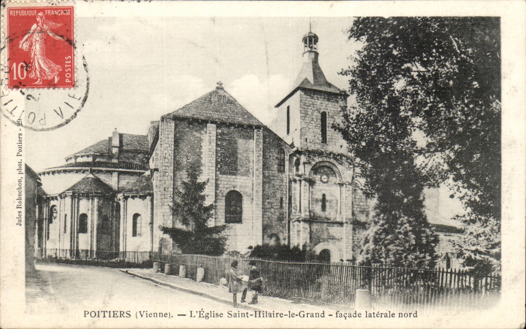 Poitiers (Vienne) — L'Église Saint-Hilaire-le-Grand — façade latérale nord — Jules Polnucleon, phot. Poitiers