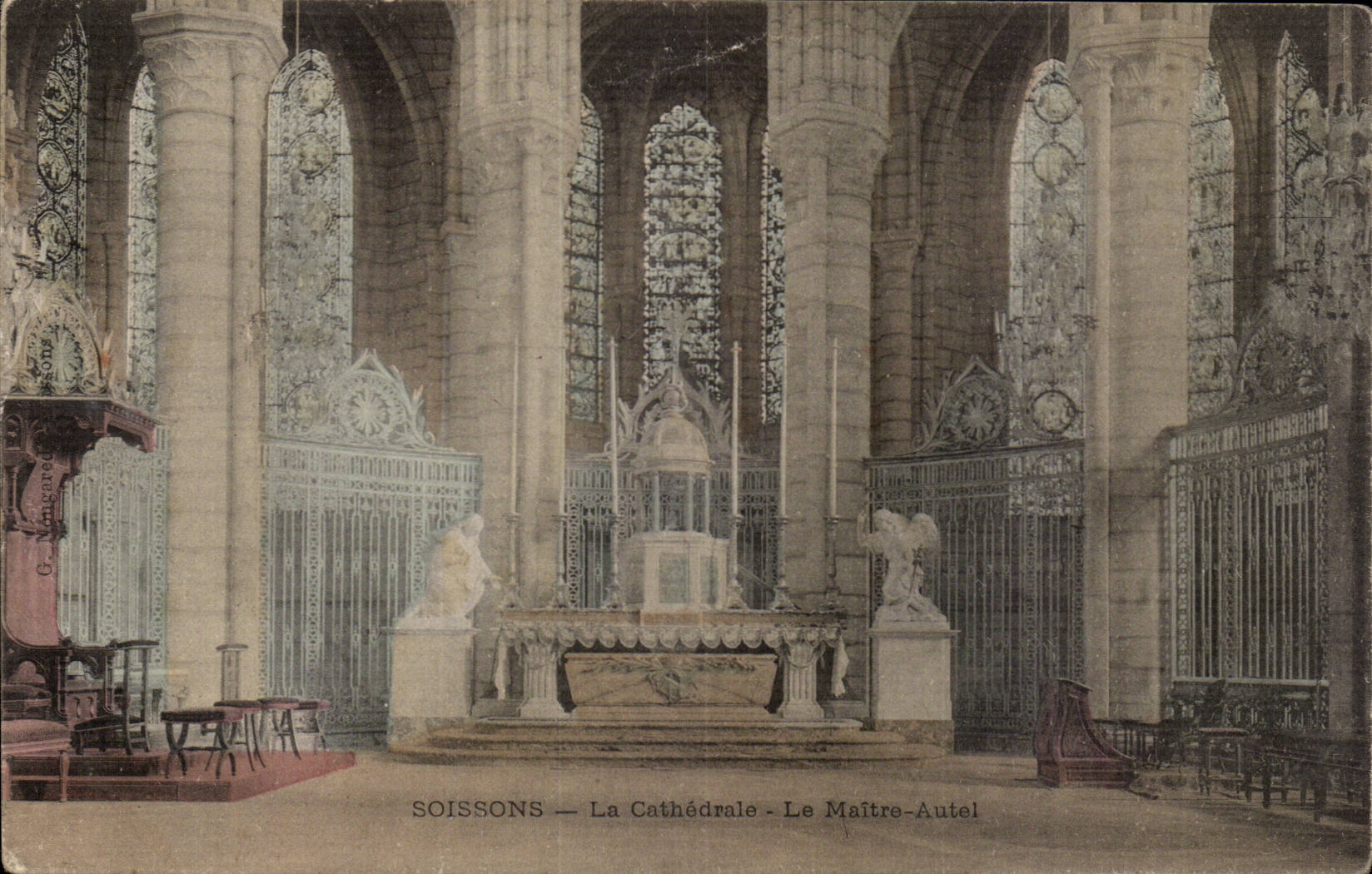 Soissons CPA La cathedrale Le maitre autel