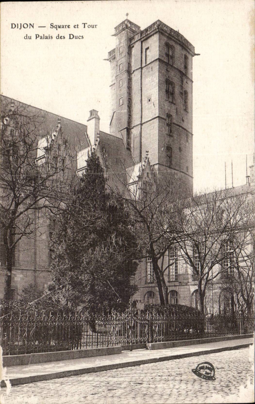 Dijon - Square et Tour du Palais des Ducs - CPA 