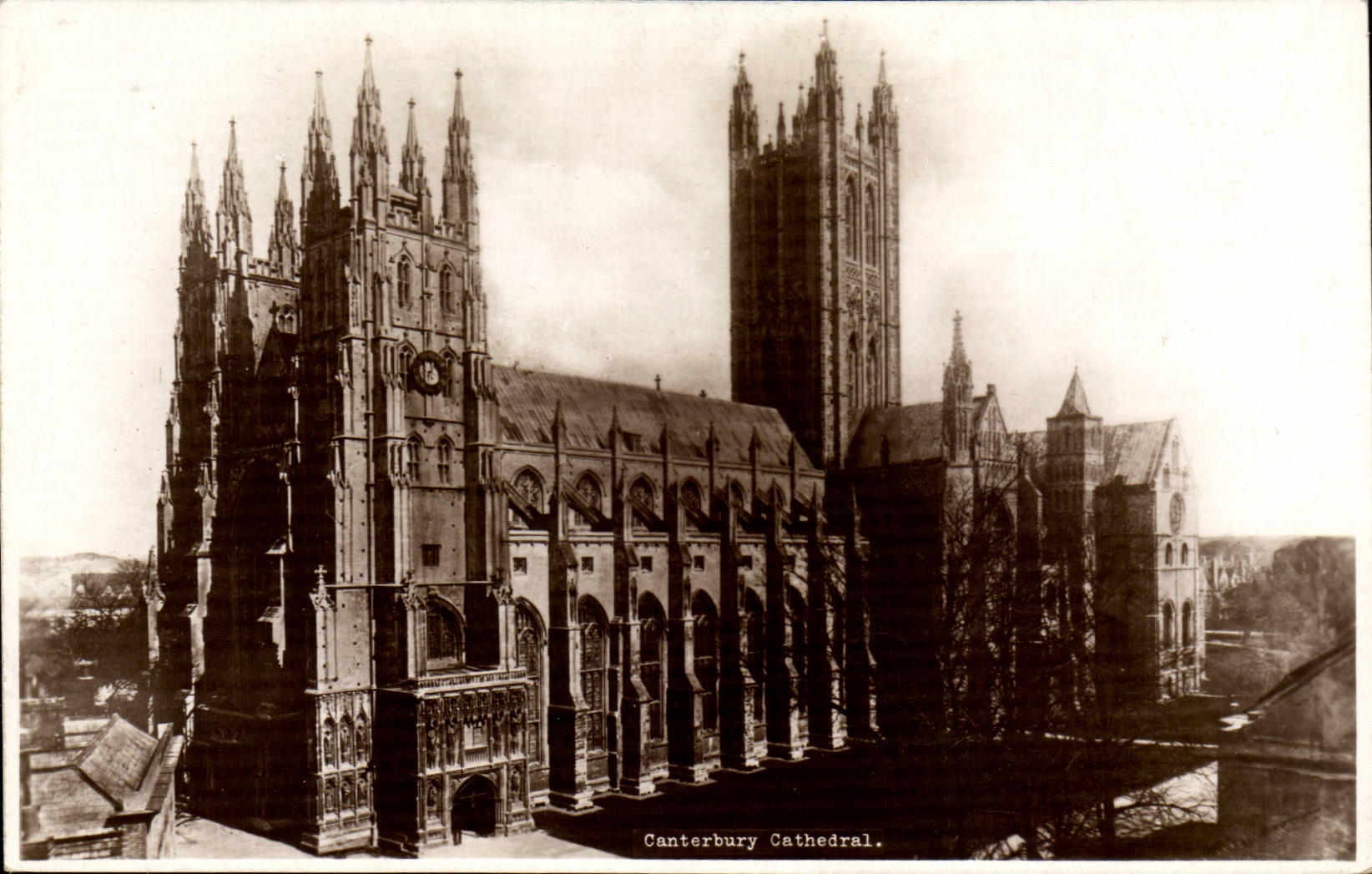 Canterbury Cathedral — vue panoramique — éditeur non visible