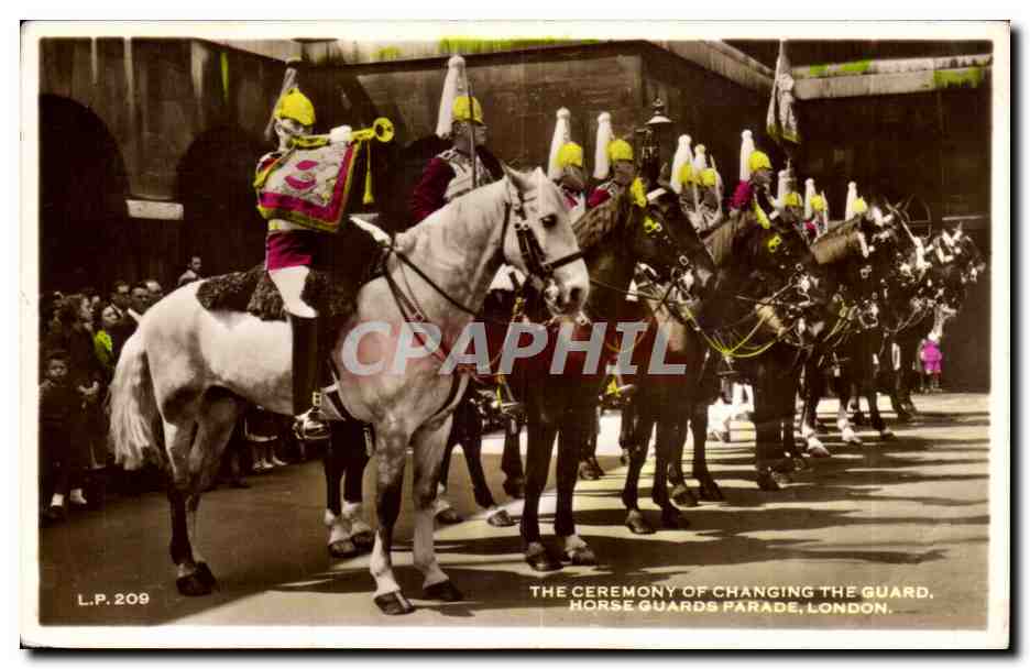 England - Angleterre - London - The Ceremony of Changing The Guard - CPA 
