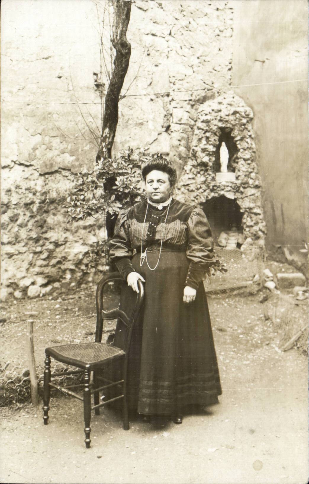 CARTE PHOTO Femme (folklore)