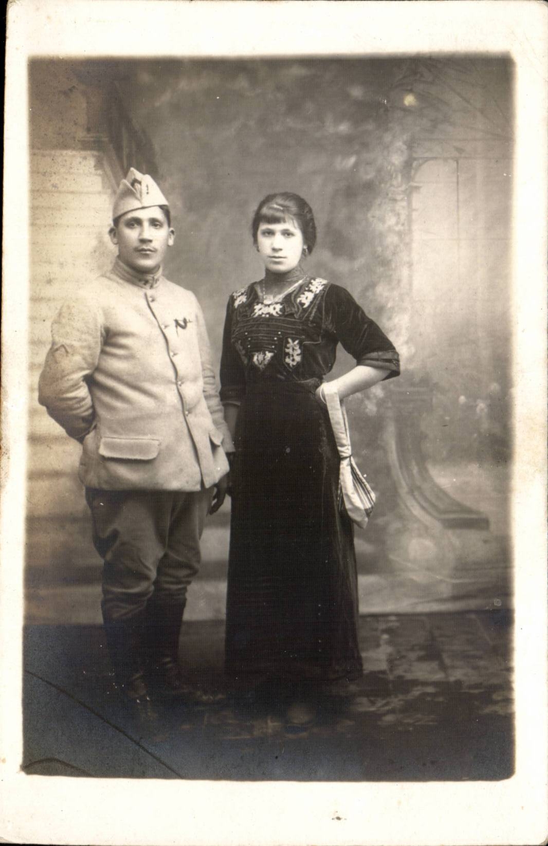 CARTE PHOTO Militaire et sa femme (militaria)